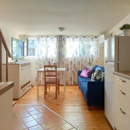 Apartman Koloni Bright & Cosy Loft