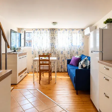 Koloni Bright & Cosy Loft * Várna