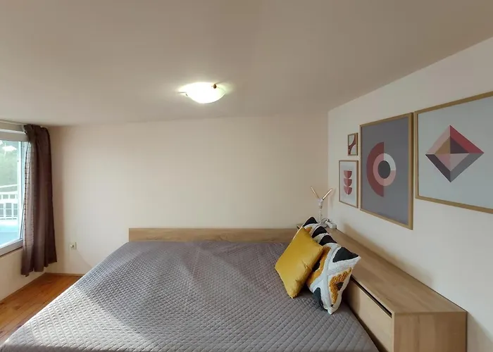 Koloni Bright & Cosy Loft Lejlighed